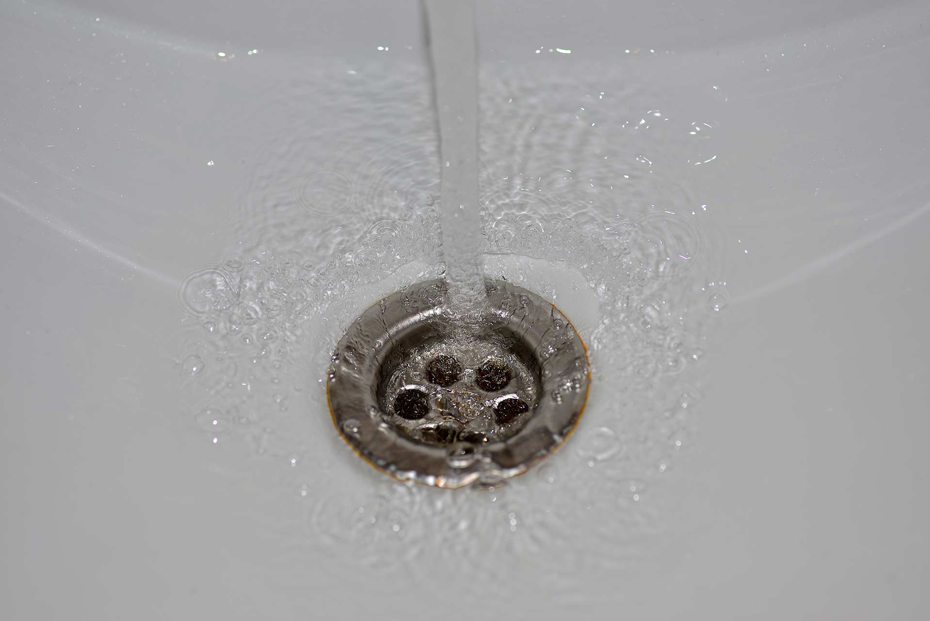 A2B Drains provides services to unblock blocked sinks and drains for properties in Tilehurst.